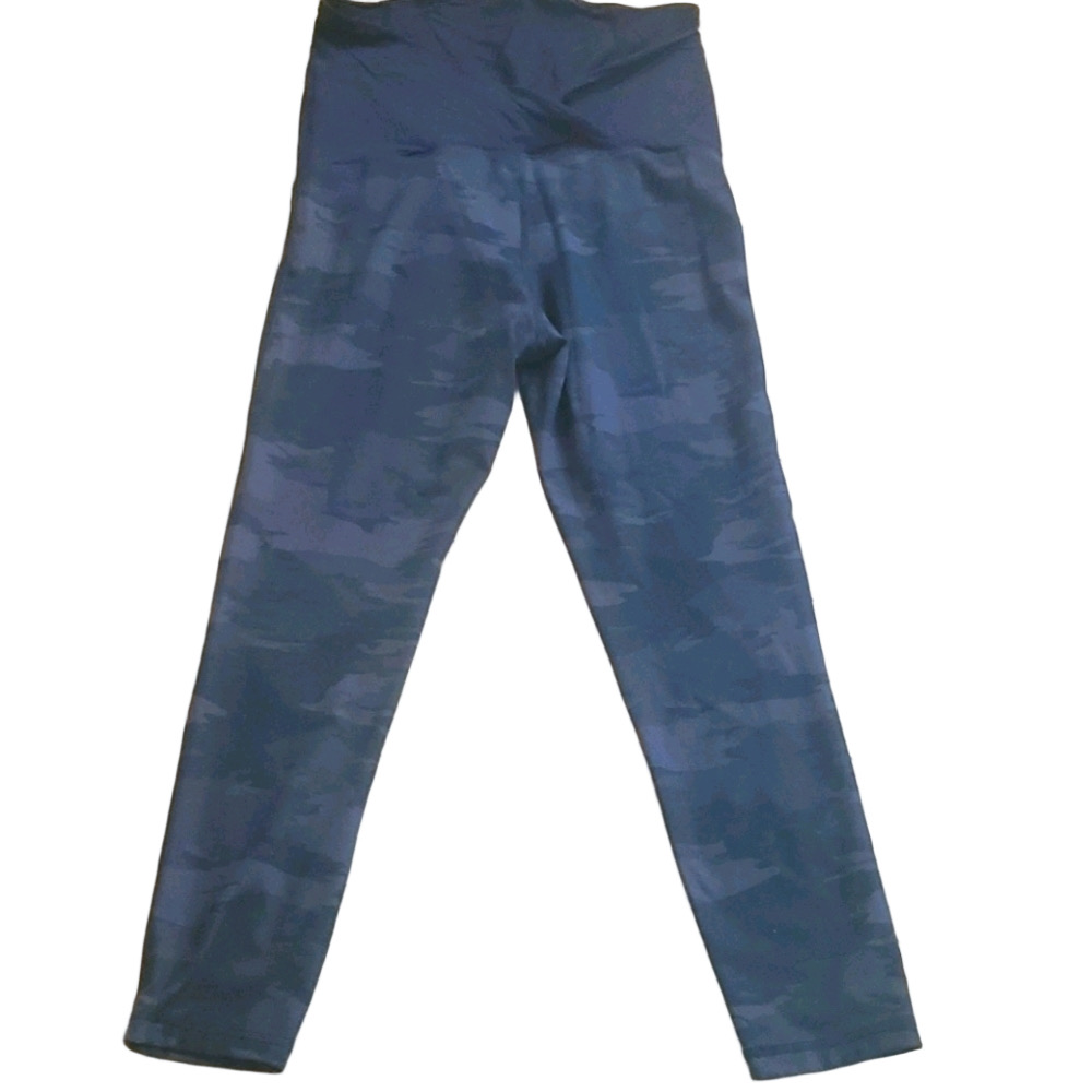 NWOTIsabel camo active maternity cross over leggings